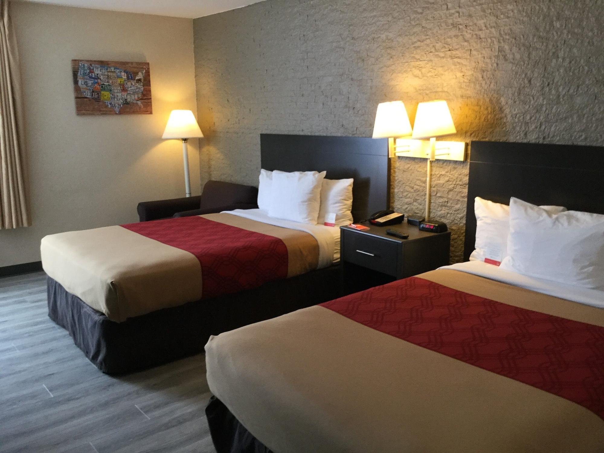 Econo Lodge Metro Arlington Buitenkant foto