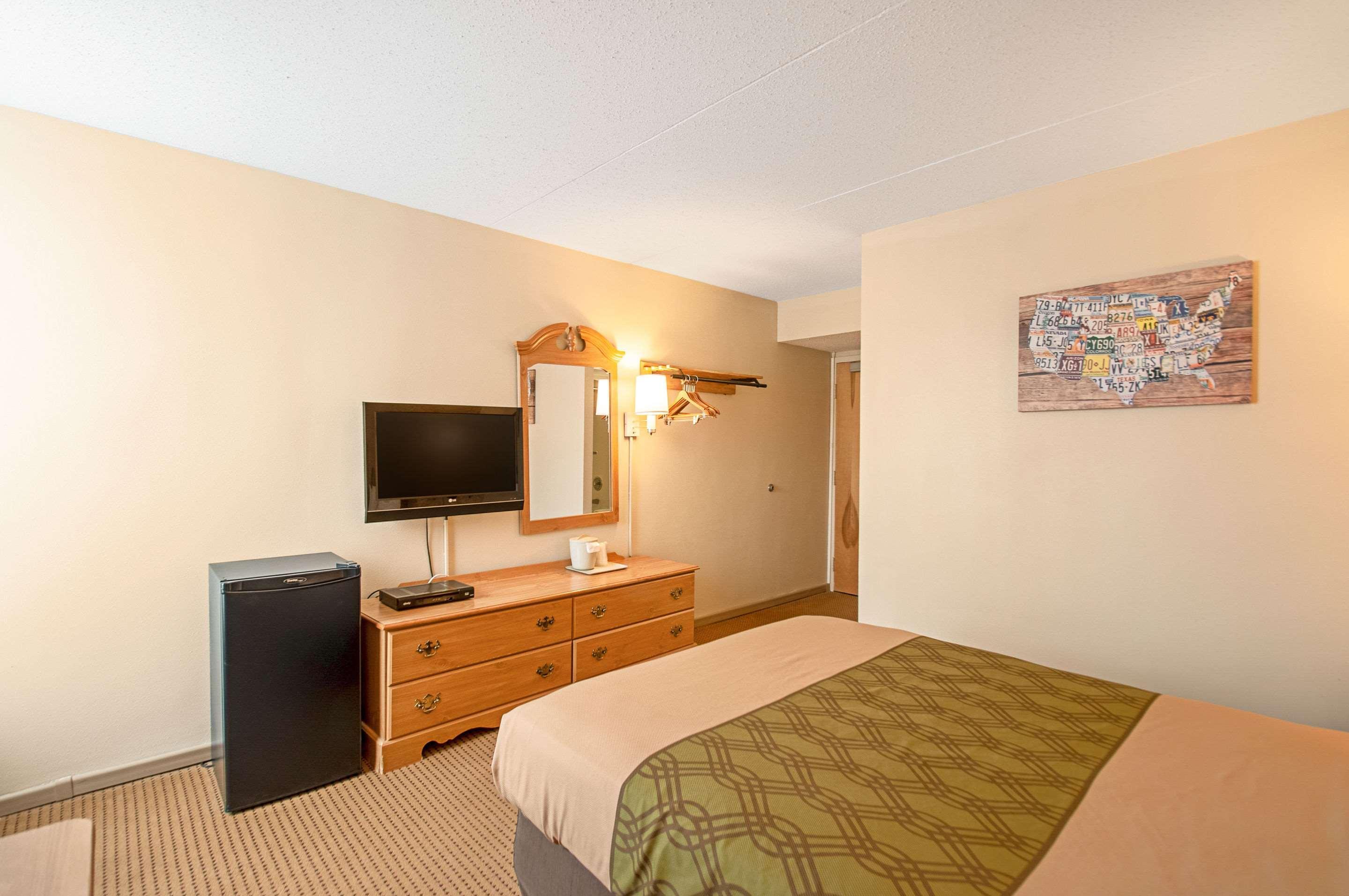 Econo Lodge Metro Arlington Buitenkant foto