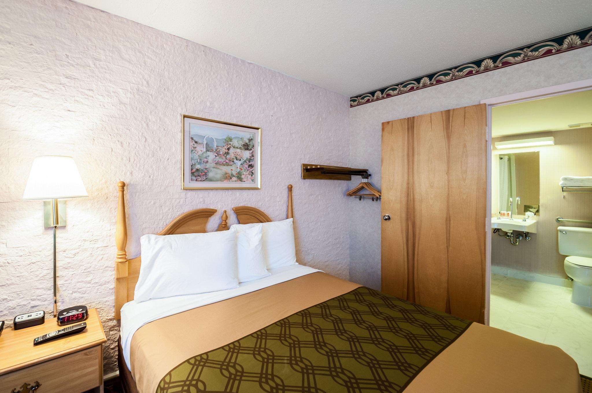 Econo Lodge Metro Arlington Buitenkant foto
