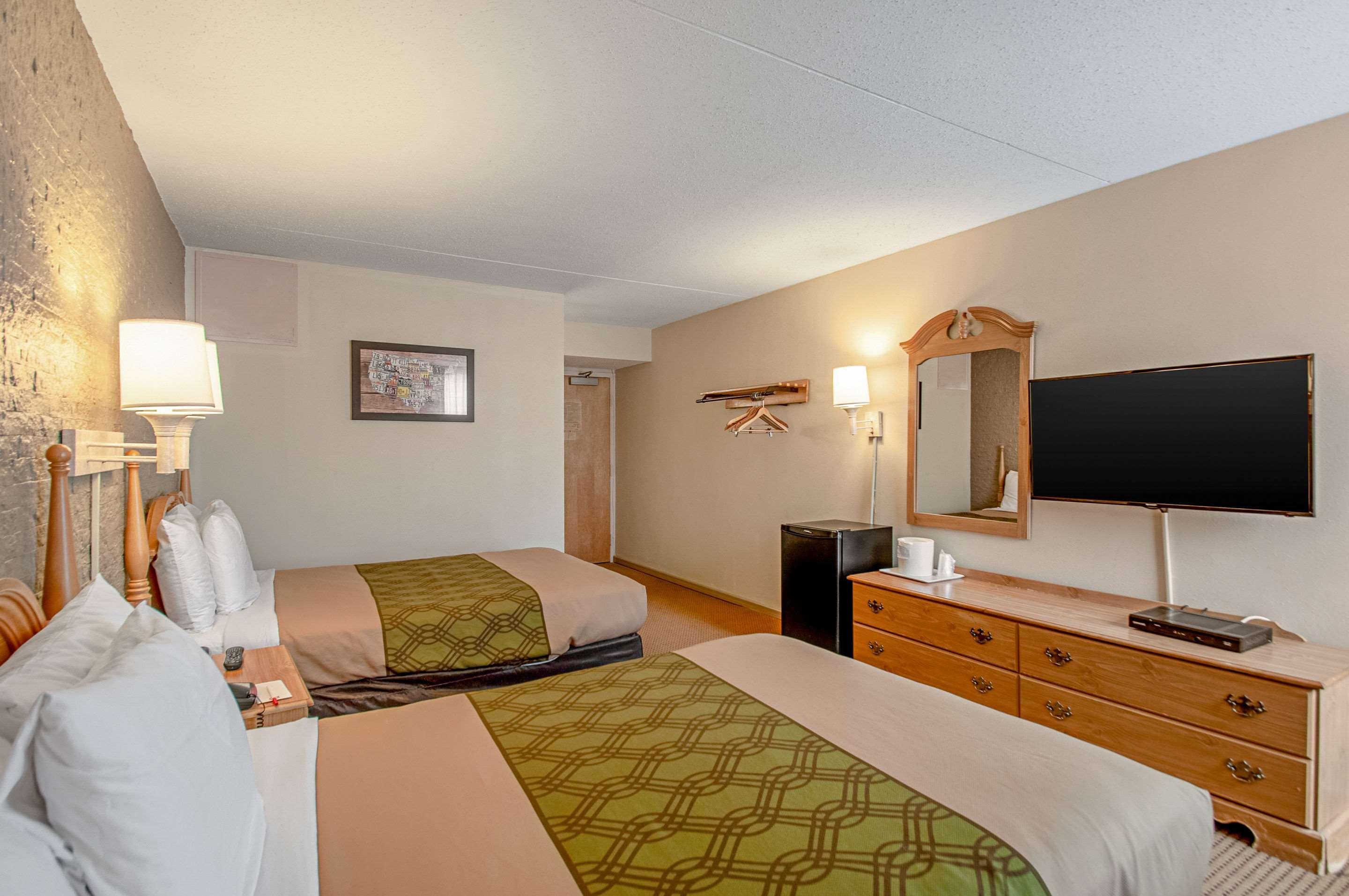 Econo Lodge Metro Arlington Buitenkant foto