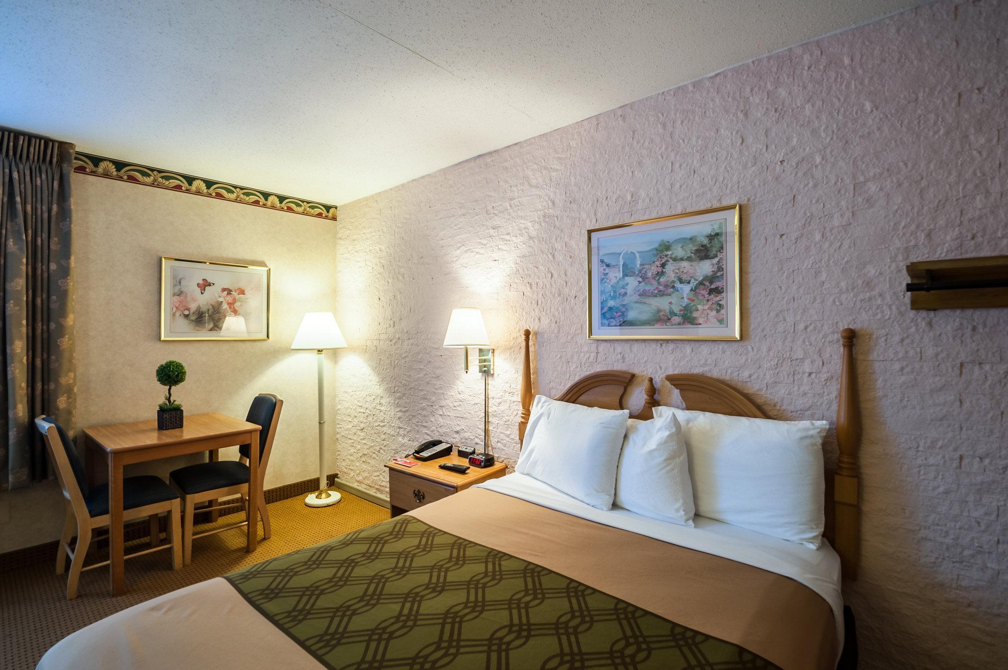 Econo Lodge Metro Arlington Buitenkant foto