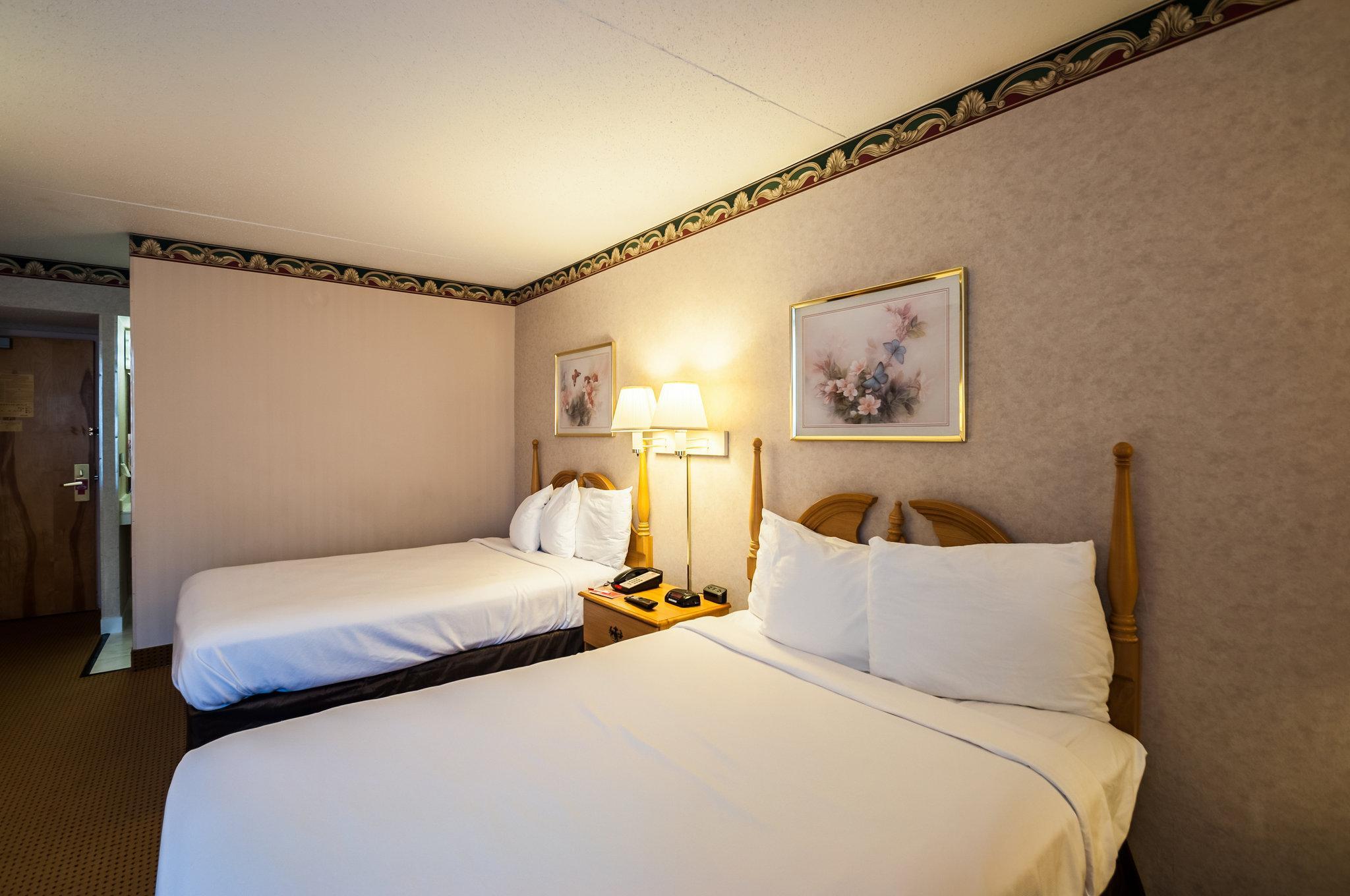 Econo Lodge Metro Arlington Buitenkant foto