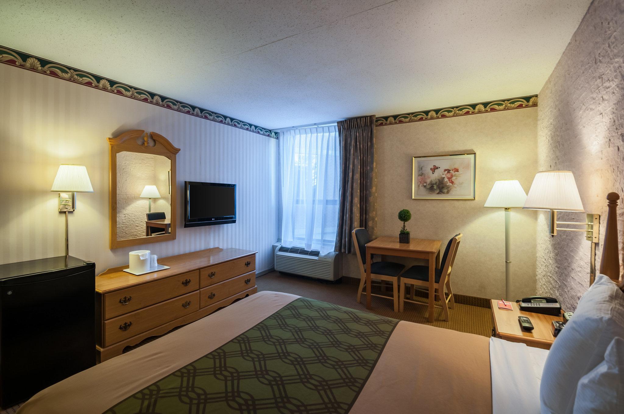 Econo Lodge Metro Arlington Buitenkant foto