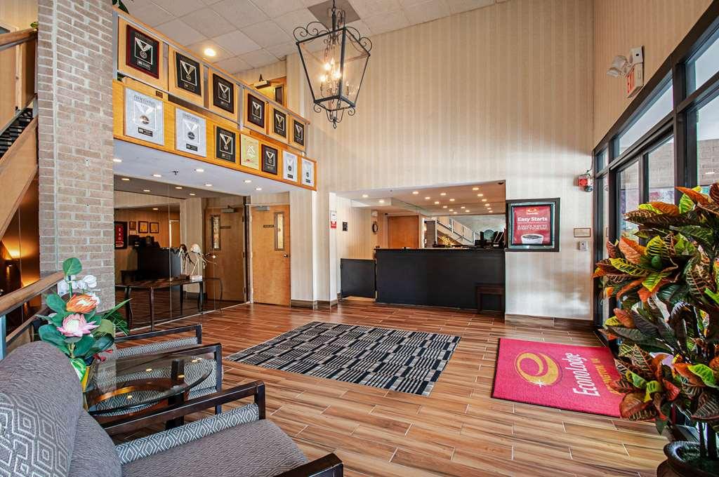 Econo Lodge Metro Arlington Interieur foto