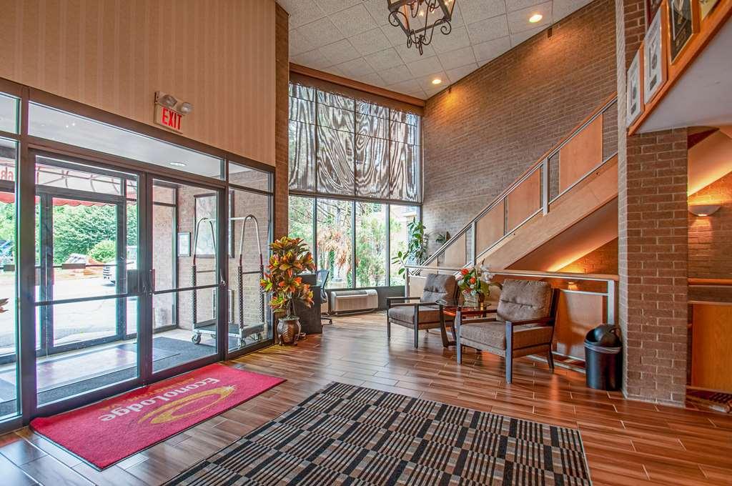 Econo Lodge Metro Arlington Interieur foto