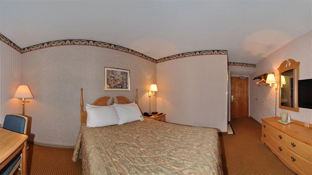 Econo Lodge Metro Arlington Buitenkant foto
