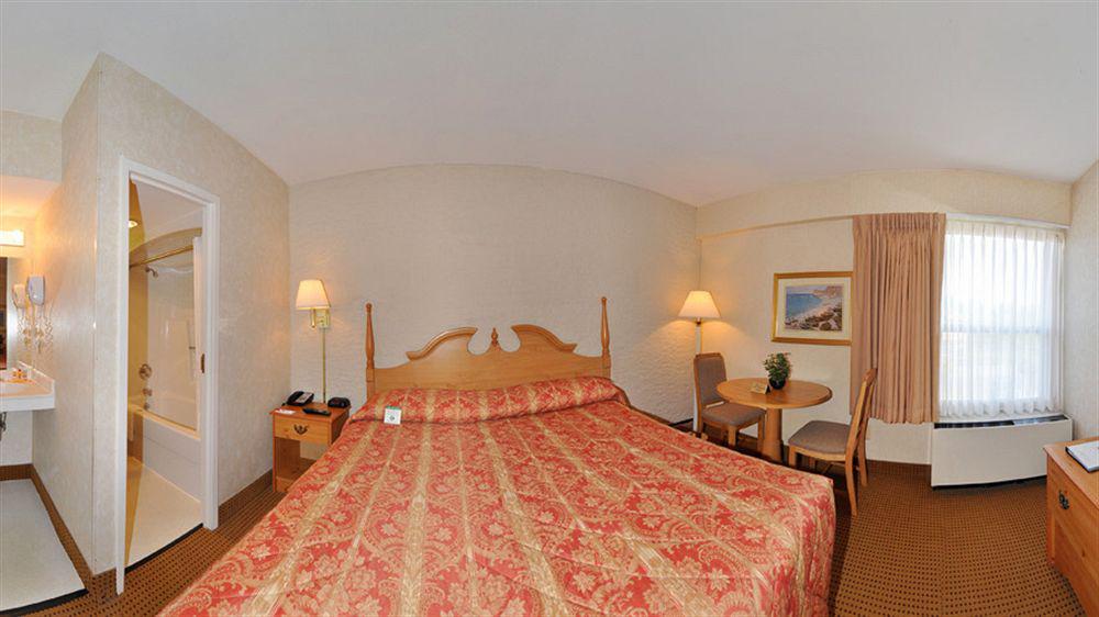 Econo Lodge Metro Arlington Buitenkant foto